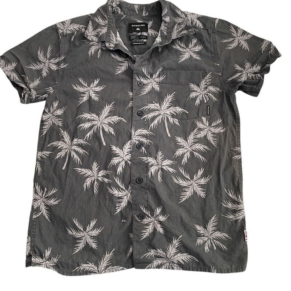 Like New! Quicksilver Short Sleeve Button Down Size Small
